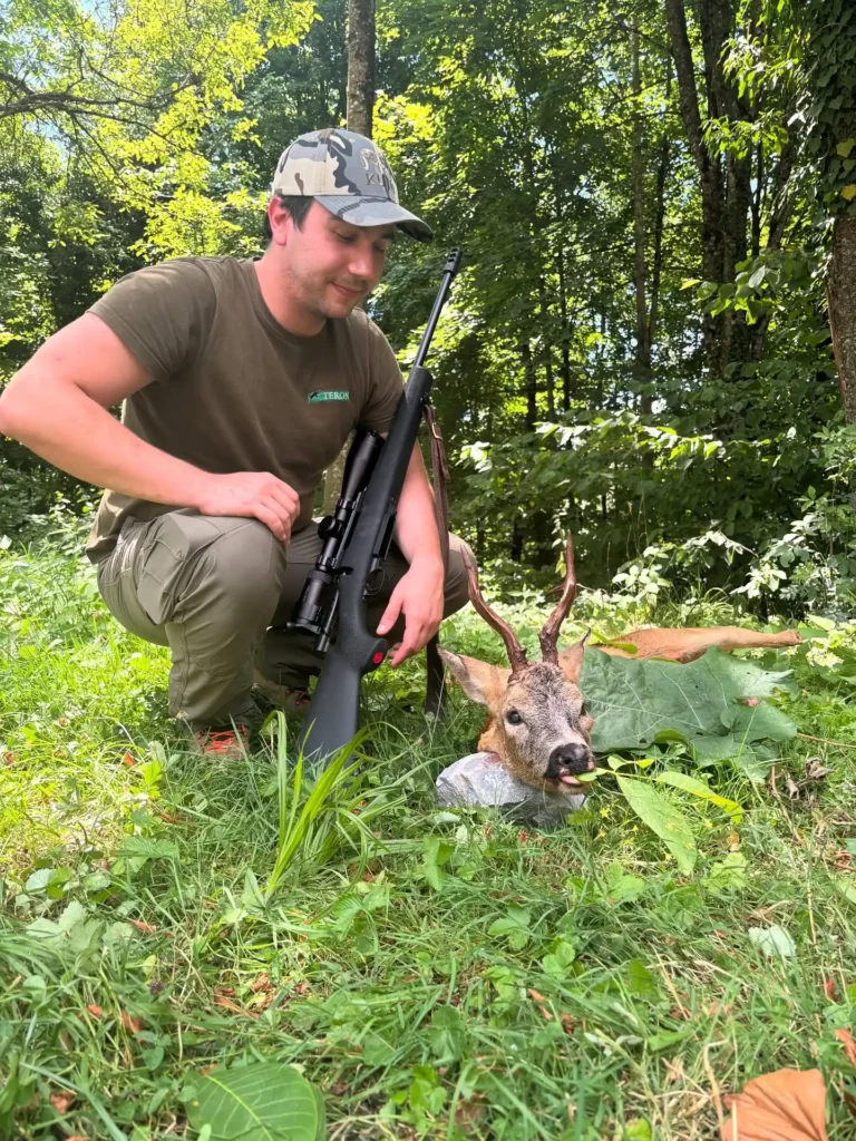 Toni Balic (hunting agent at Artemis Hunting) with old roe buck harvested in Slovenia