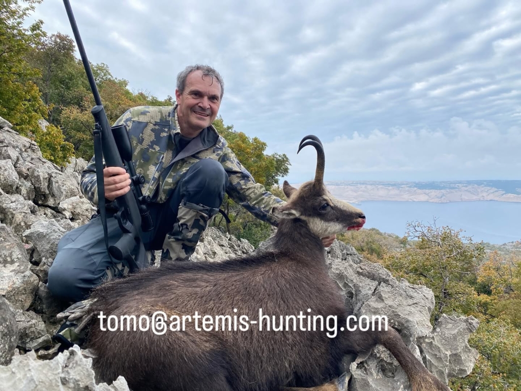Client of Artemis Hunting on a successful balkan chamois hunt in Croatia